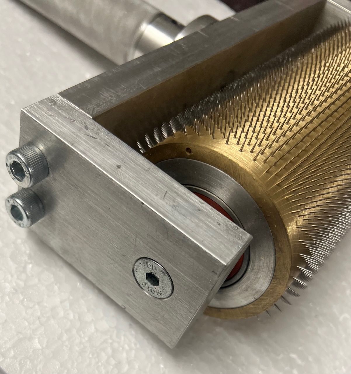 Heavy duty manual hand perforator