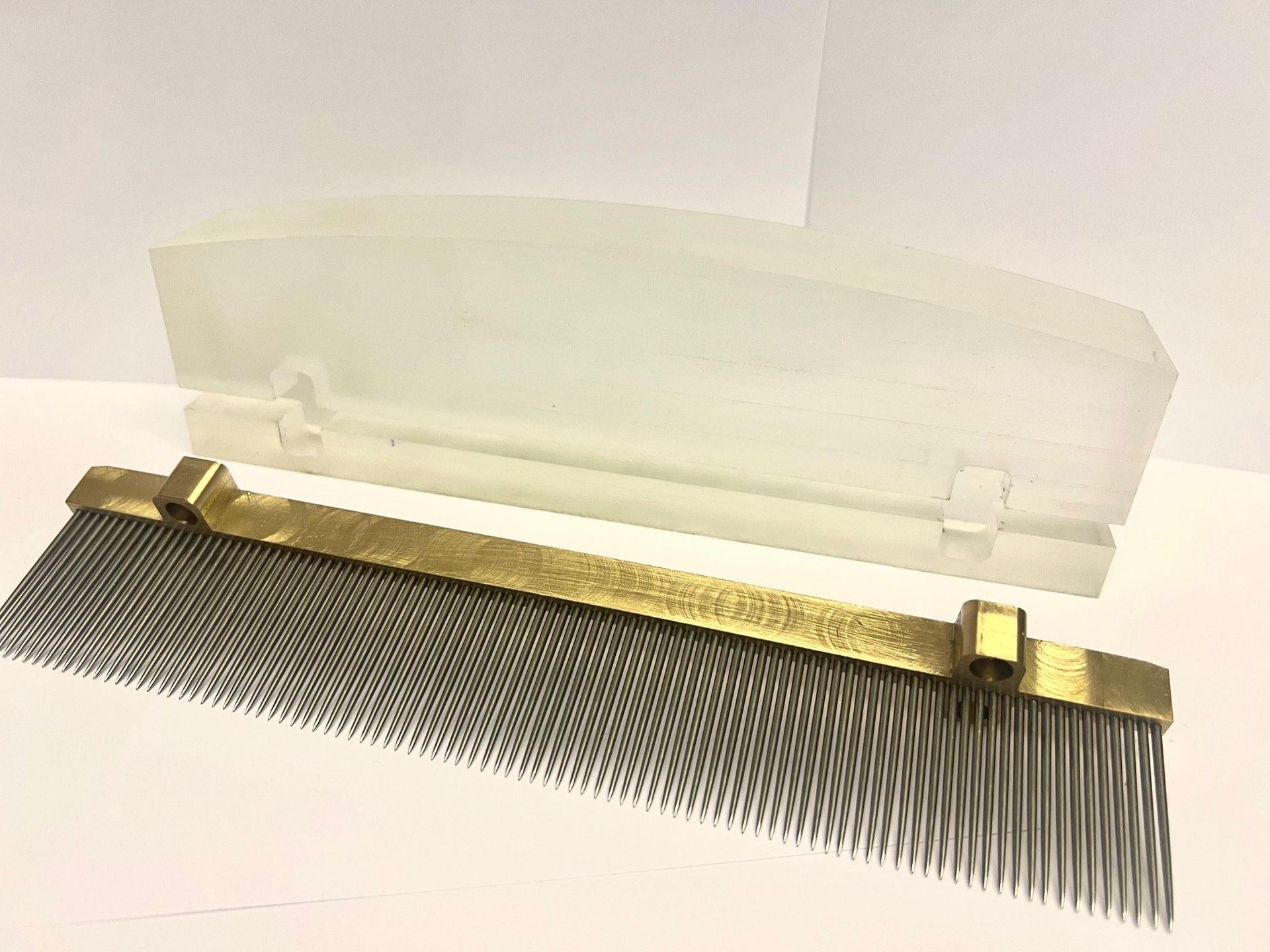 Brass Pinned comb for bristle separation