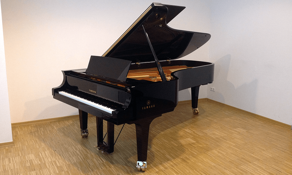YAMAHA CFX Konzertflügel