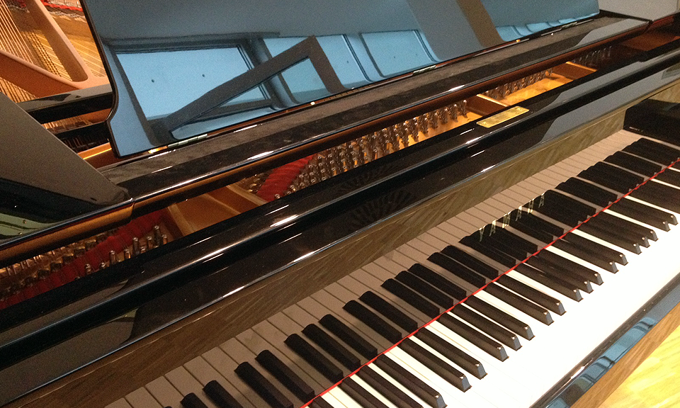 YAMAHA CFX