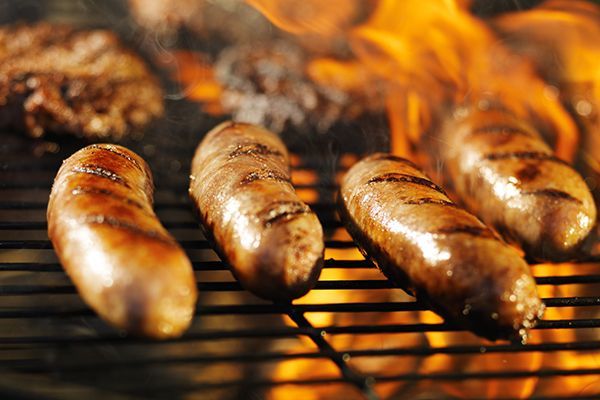 Bratwürste auf Grill