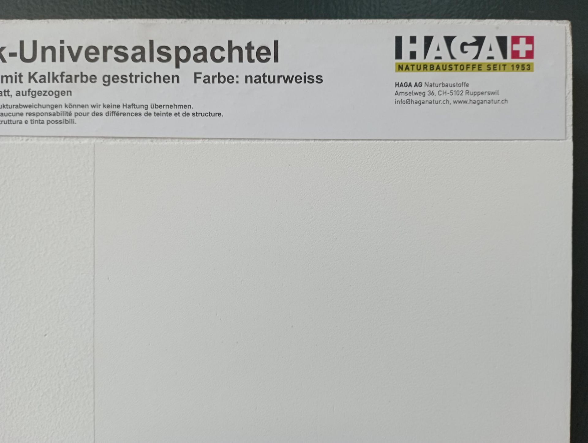 Blau gefärbter HAGA Universalspachtel fein