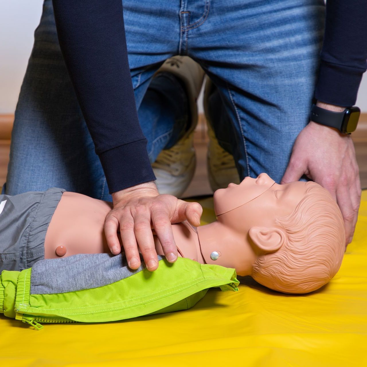 Herzdruckmassage Kind