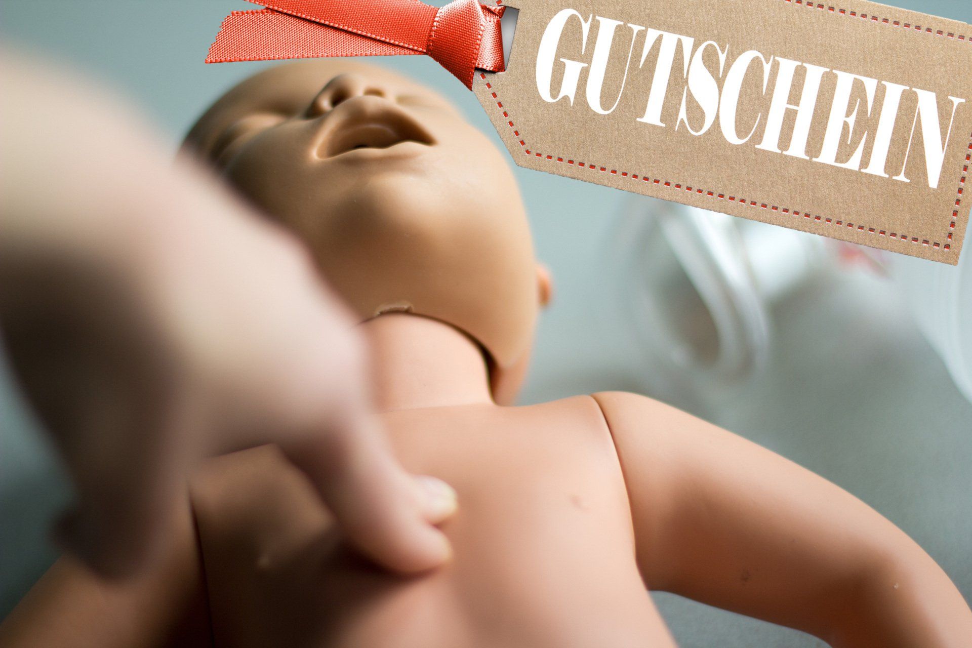 Erste Hilfe am Kind Herzdruckmassage beim Säugling