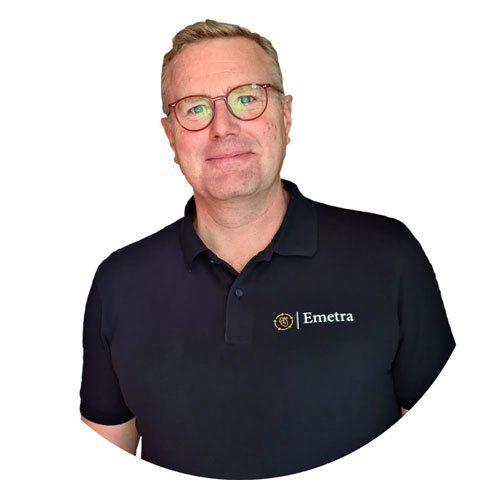 Julian Ullrich Julian Ullrich ärztliche Fachaufsicht von Emetra und leitender Notarzt der Berufsfeuerwehr Köln.