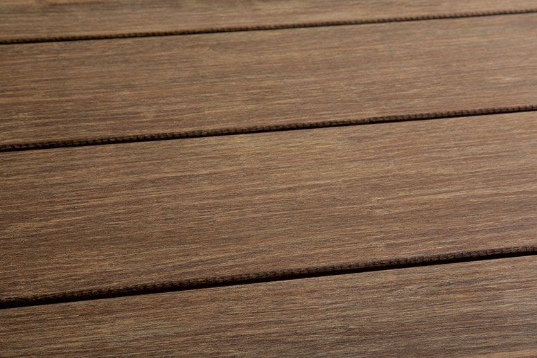 detalle suelo madera exterior antideslizante liso