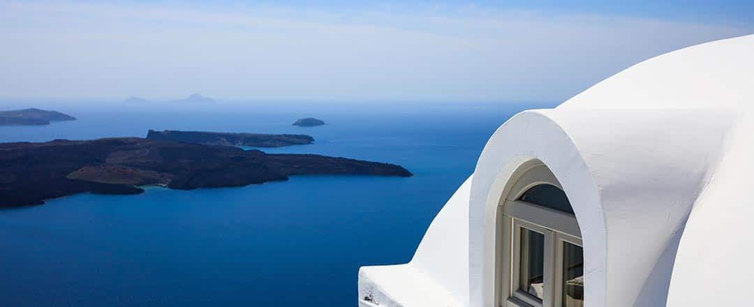 Pinturas Naturales para un Hogar Eco-Consciente
Descubre la exclusiva línea Pinturas Naturales (Eco Friendly), la elección ideal para transformar tu hogar en un espacio eficiente y respetuoso con el medio ambiente.
Nuestras pinturas naturales no solo brindan un atractivo estético, sino que también ofrecen beneficios extraordinarios para mejorar el confort y la sostenibilidad de tu hogar.
Características Destacadas:
Aislamiento Térmico Avanzado: Las Pinturas Naturales (Eco Friendly) actúan como un escudo protector, manteniendo tu hogar fresco en verano y cálido en invierno. Disfruta de un ambiente interior confortable durante todo el año.
Sostenibilidad en Cada Cepillada: Formuladas con ingredientes naturales y sostenibles, nuestras pinturas respetan el medio ambiente sin comprometer la calidad. Aporta a la preservación del planeta mientras mejoras la estética de tu hogar.
Fácil Aplicación y Versatilidad: La Pintura Natural (Eco Friendly) se aplica fácilmente en una variedad de superficies, proporcionando una cobertura uniforme y duradera. Transforma paredes, techos y más con facilidad y sin complicaciones.
Resistencia a la Condensación: Olvídate de los problemas de humedad. Nuestras pinturas ayudan a prevenir la condensación, manteniendo tus paredes libres de moho y hongos para un ambiente interior más saludable.
Convierte tu hogar en un santuario sostenible con la Pintura Natural (Eco Friendly). Descubre la magia de la eficiencia y la estética en cada capa.
¡Transforma tu espacio hoy!