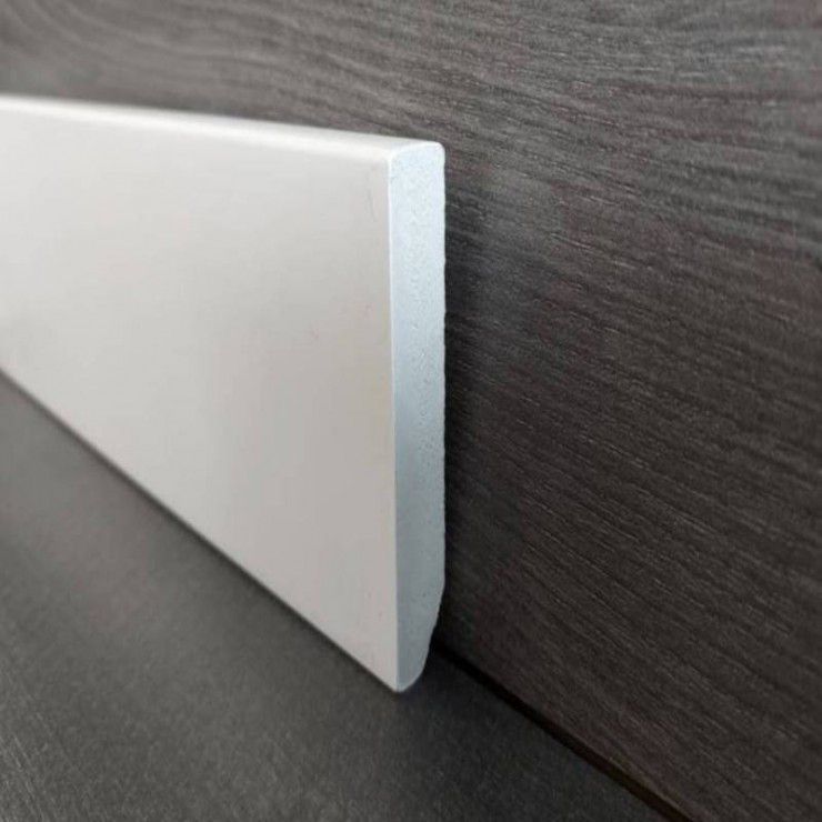 Instalación rodapié parquet