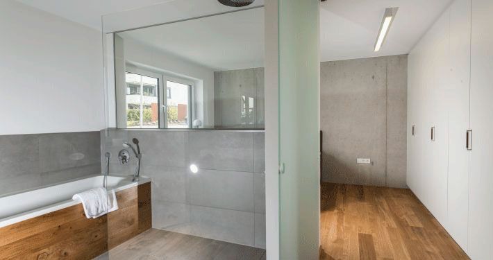 Suelos de madera en baño, no hay problema con el agua