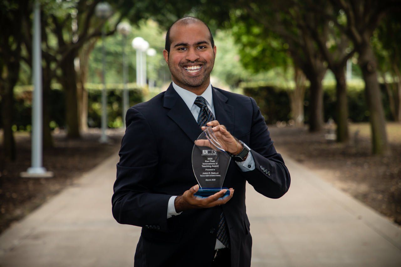 Dmello Wins National Teaching Award