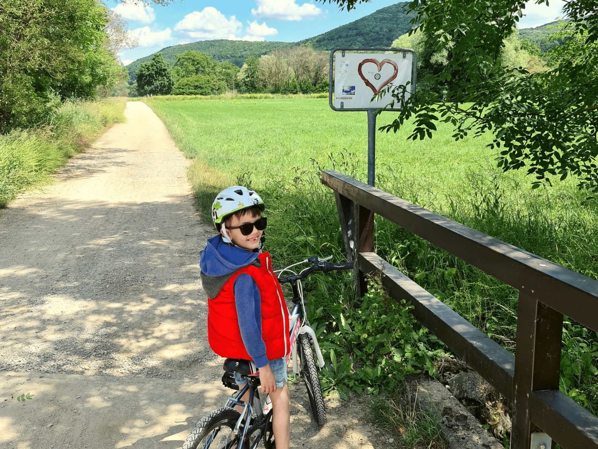 KEINE Angst vor Strenge. Man darf auch mal hart sein. Das ist gesund und wichtig! KEINE Angst vor Strenge. Man darf auch mal hart sein. Das ist gesund und wichtig!