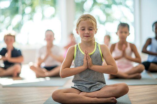 Yoga und Pilates sind ein optimales Faszien Training für den Rücken im Yoga Sunshine Studio Bochum