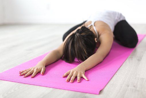 MEHR INFORMATIONEN Pilates steht für Dehen & Kraft Yoga Sunshine