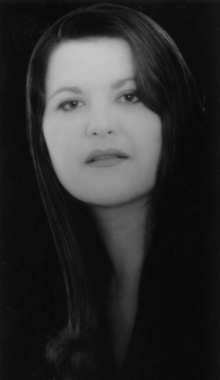 Olivia Whelan - Soprano Opera Singer, Singing Teacher & Vocal Coach in London, Wiltshire and Bath