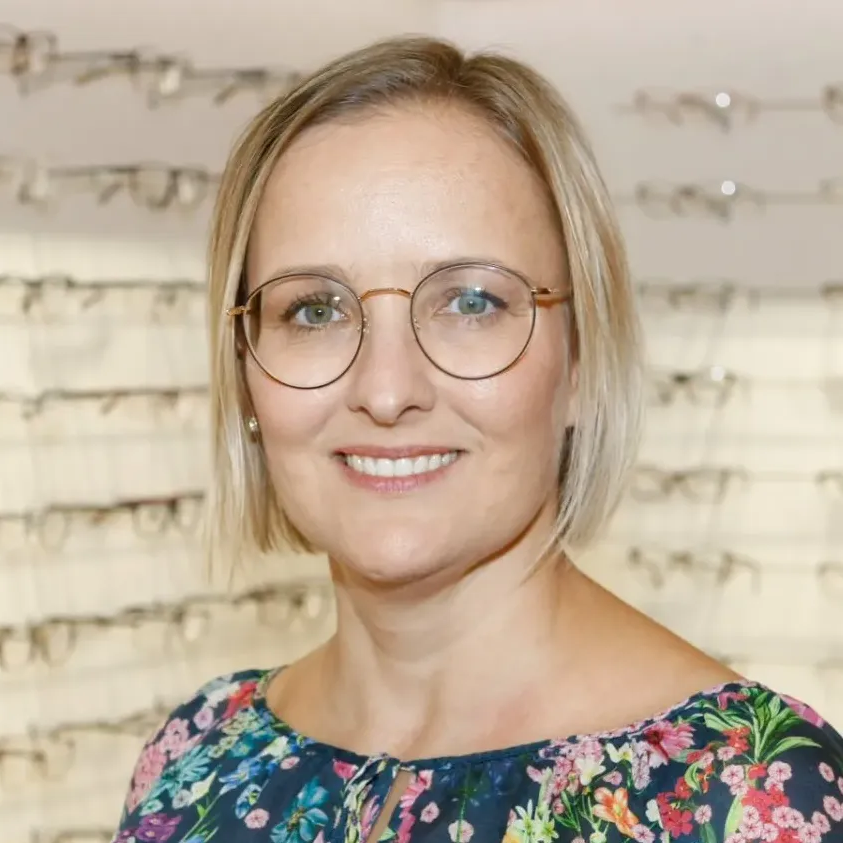 Sonja Schmitt I Staatlich geprüfte Augenoptikerin I Augenoptiker Meisterin Sonja Schmitt I Staatlich geprüfte Augenoptikerin I Augenoptiker Meisterin
