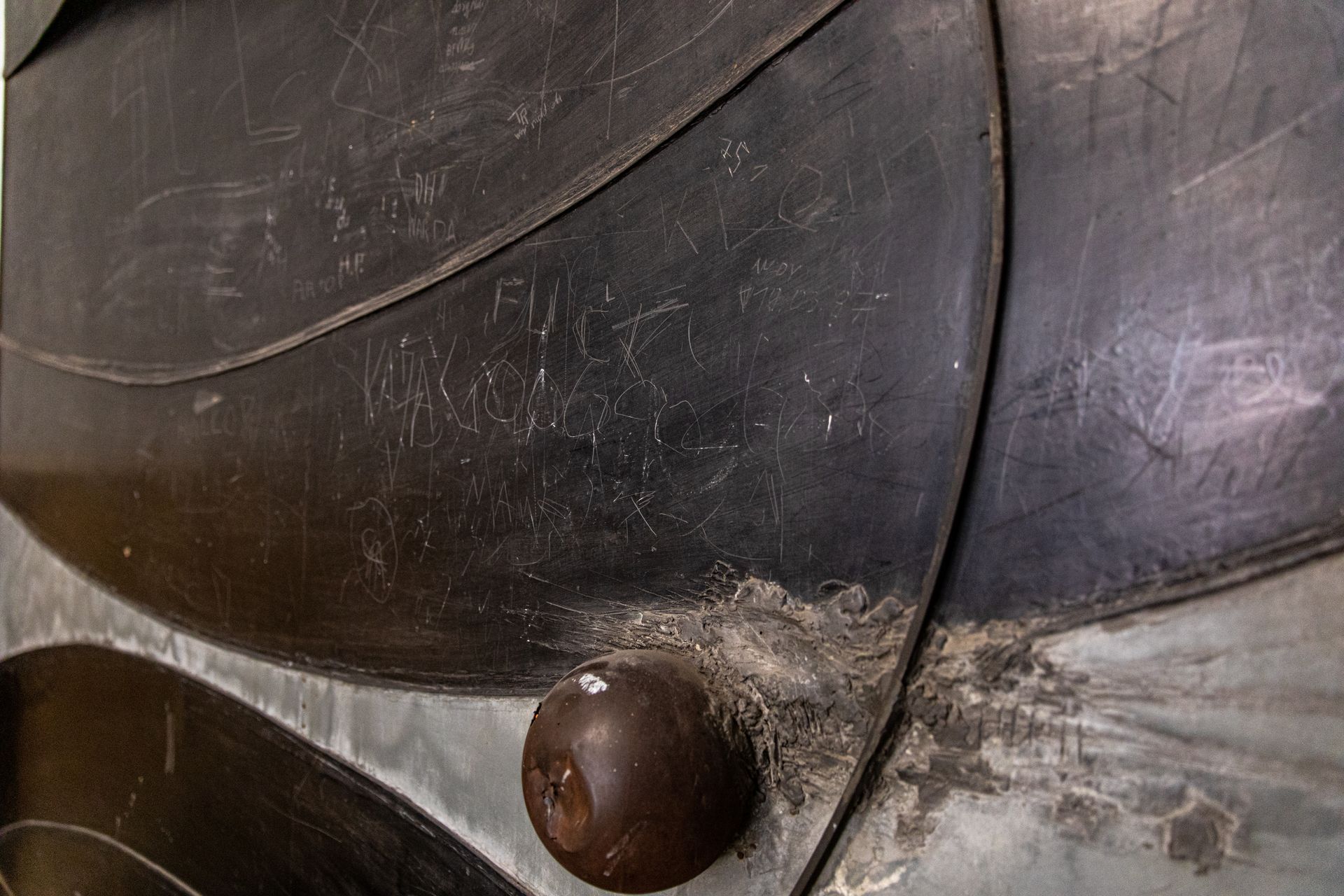 Zerstörtes Kunstwerk L'inizio del tempo