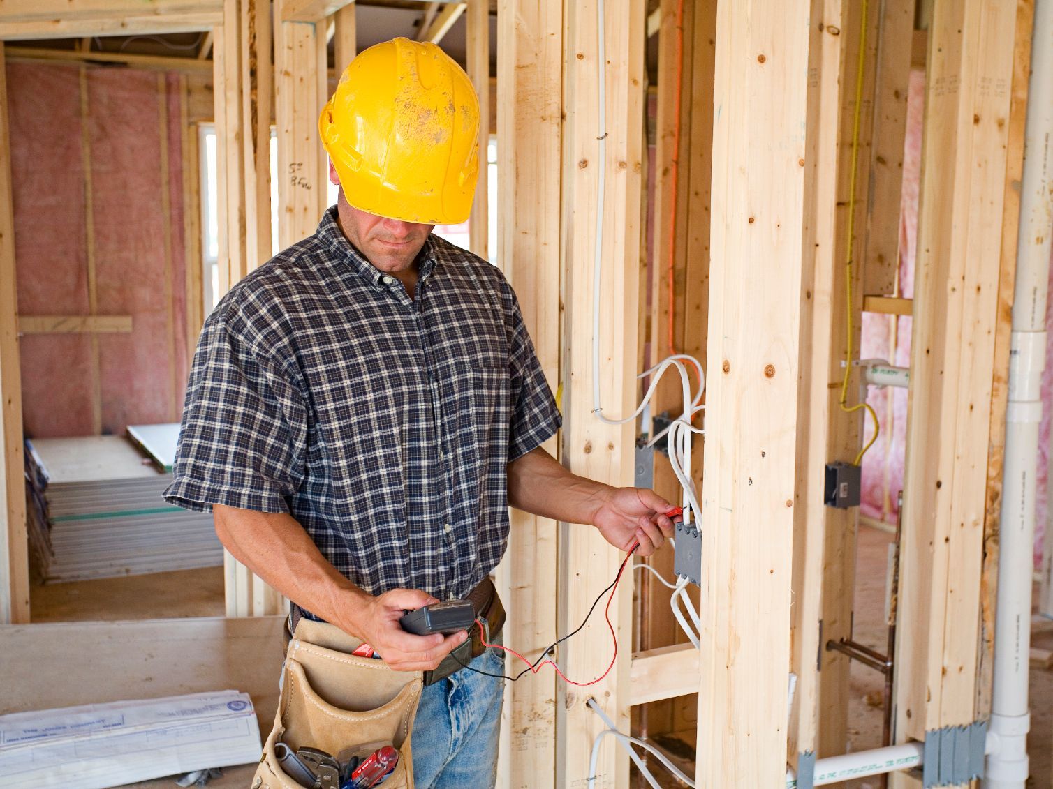 Électricien Rhône-Alpes – Assurance décennale I2A Conseils
