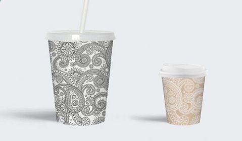 Verres et ustensiles disponibles en version neutre ou entièrement personnalisée selon votre marque.