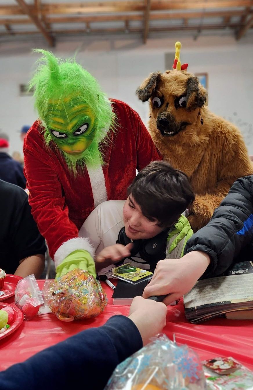 Meridian Idaho Grinch my yard, Grinch in Meridian Idaho, Meridian Idaho, Kuna Idaho, Nampa Idaho, Boise Idaho, Star Idaho, Grinch, Kids Event, Event for kids, Event