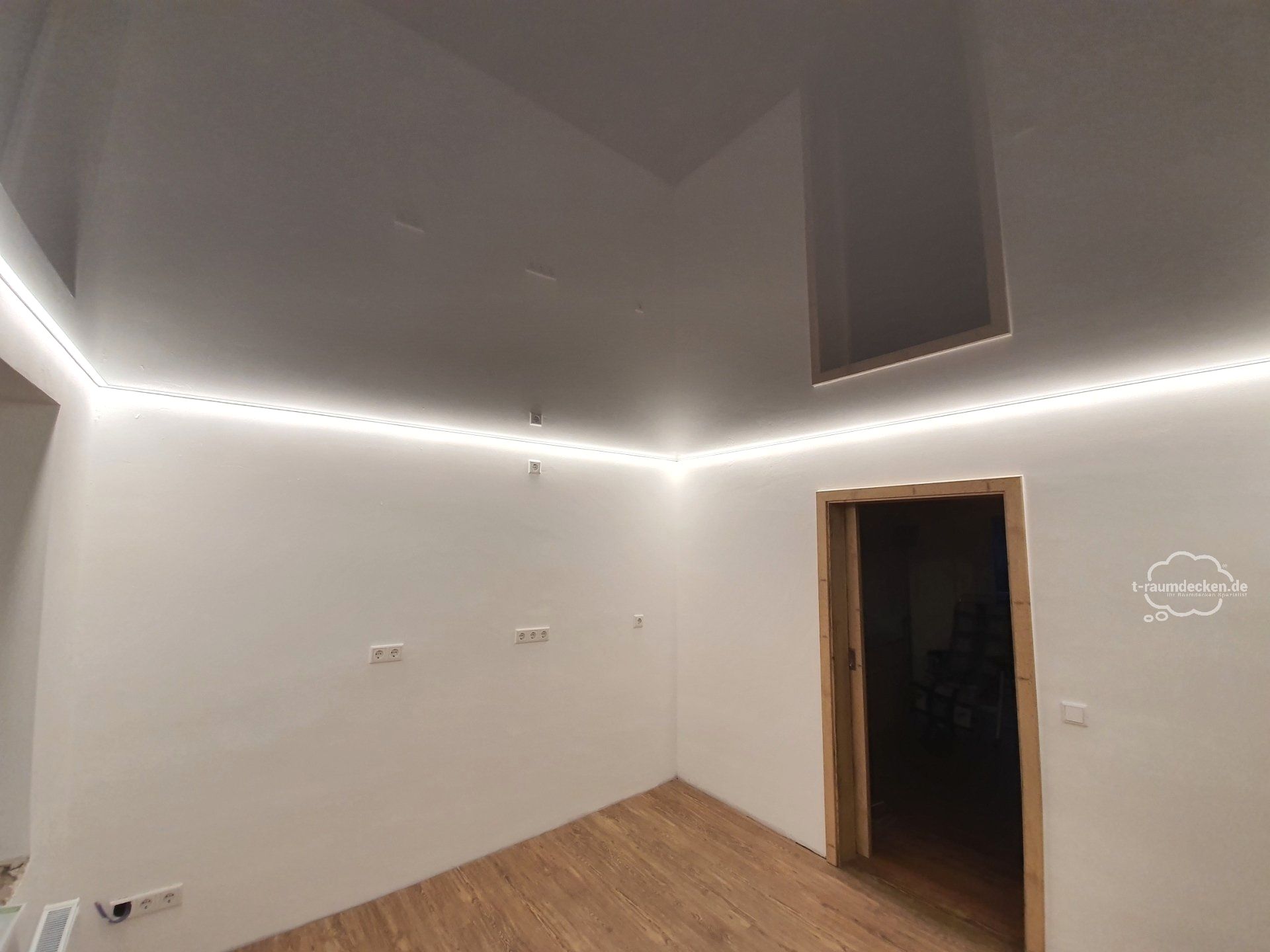 Lackspanndecke Hochglanz indirekte Beleuchtung