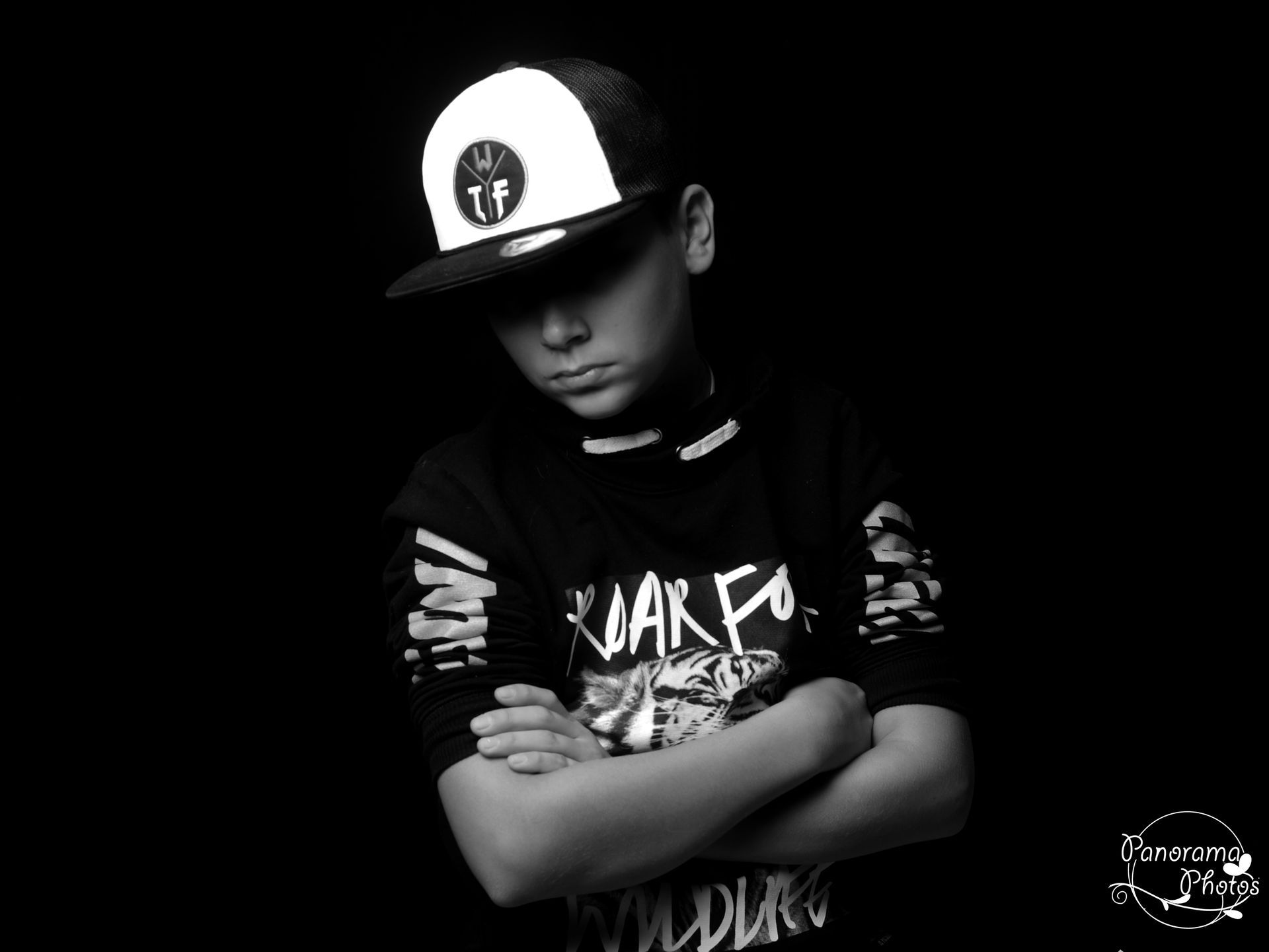 séance photo studio portrait garçon avec une casquette