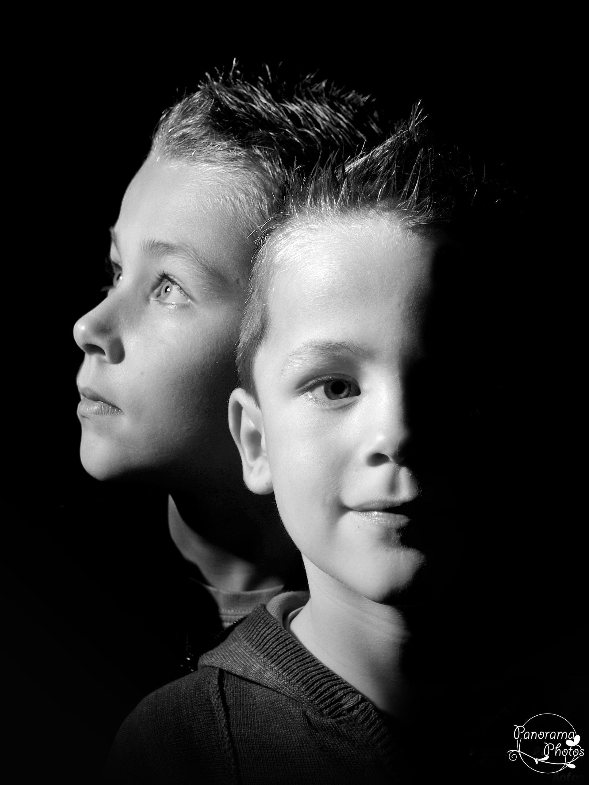 photo studio portrait deux garçons