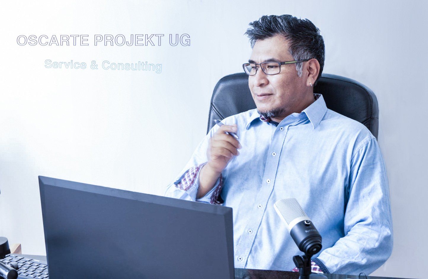 staatlich geprüfter Architekt, Experte für Natursteinbau, Spezialist für Aufmaßtechnik und Baukalkulation, Bauleiter mit 20 Jahren Erfahrung