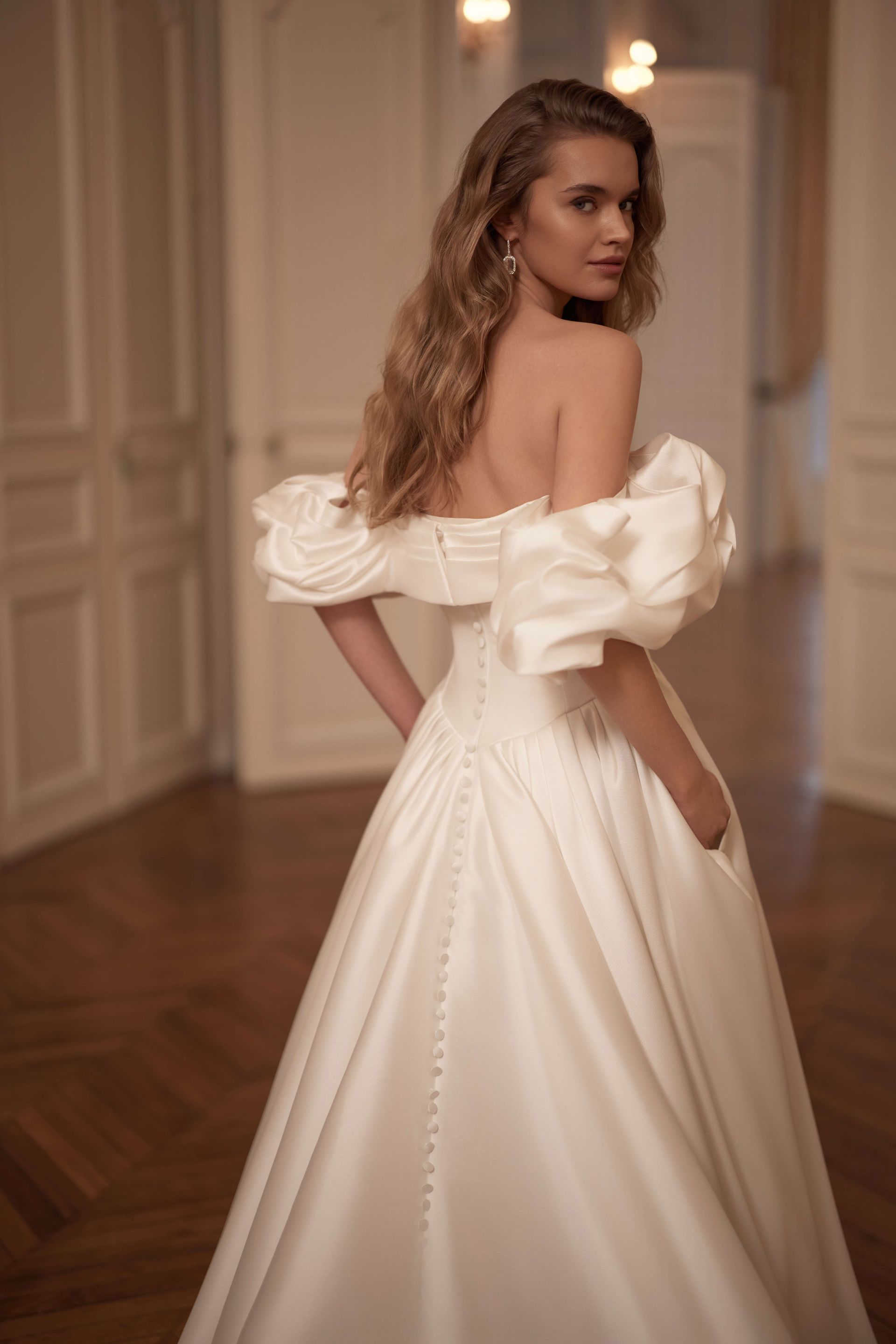 AMBRE S10215 SELESTIA PARIS WEDDING DRESS