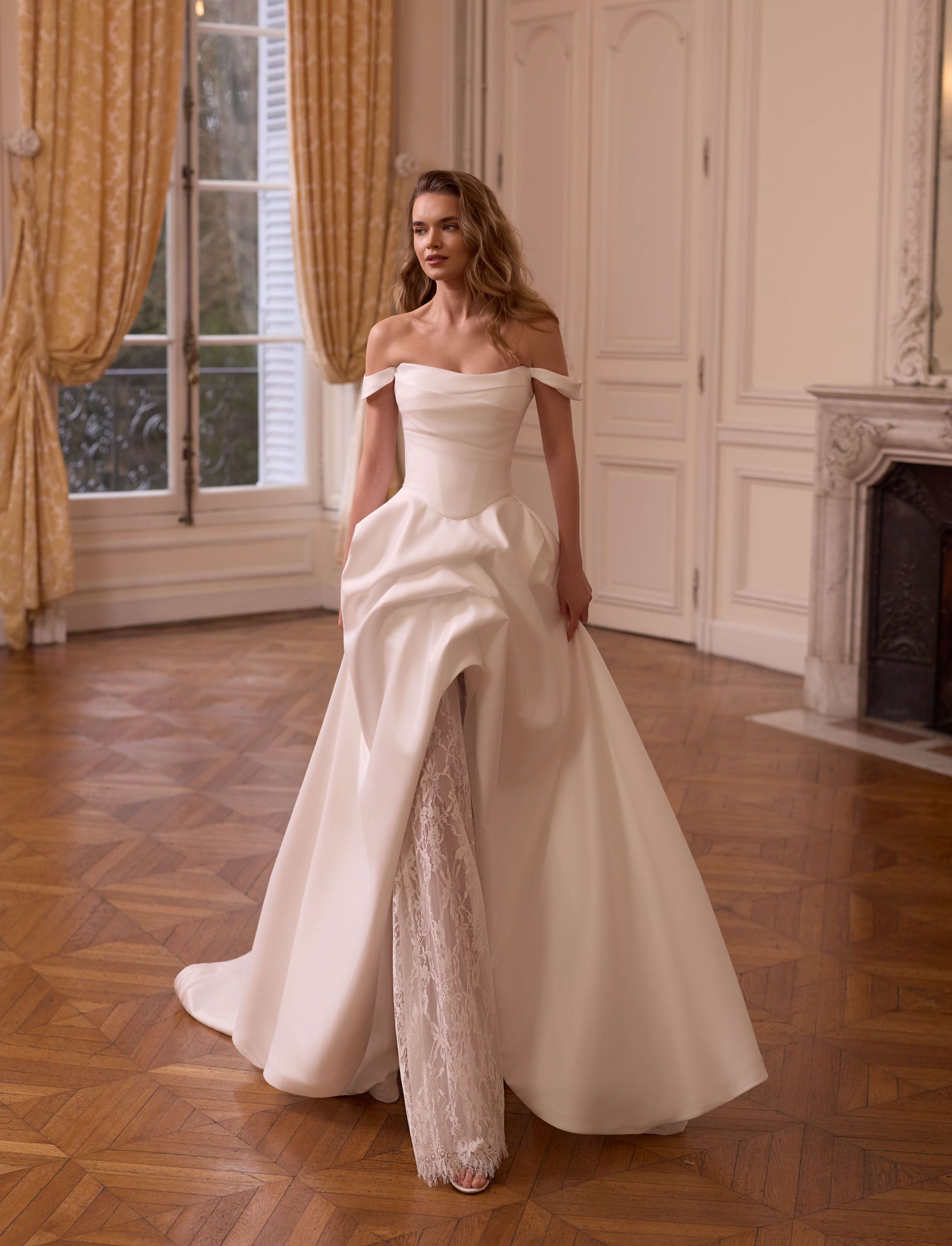 Estrella S10224 wedding dress corsage skirt satin, trousers in lace Selestia Paris