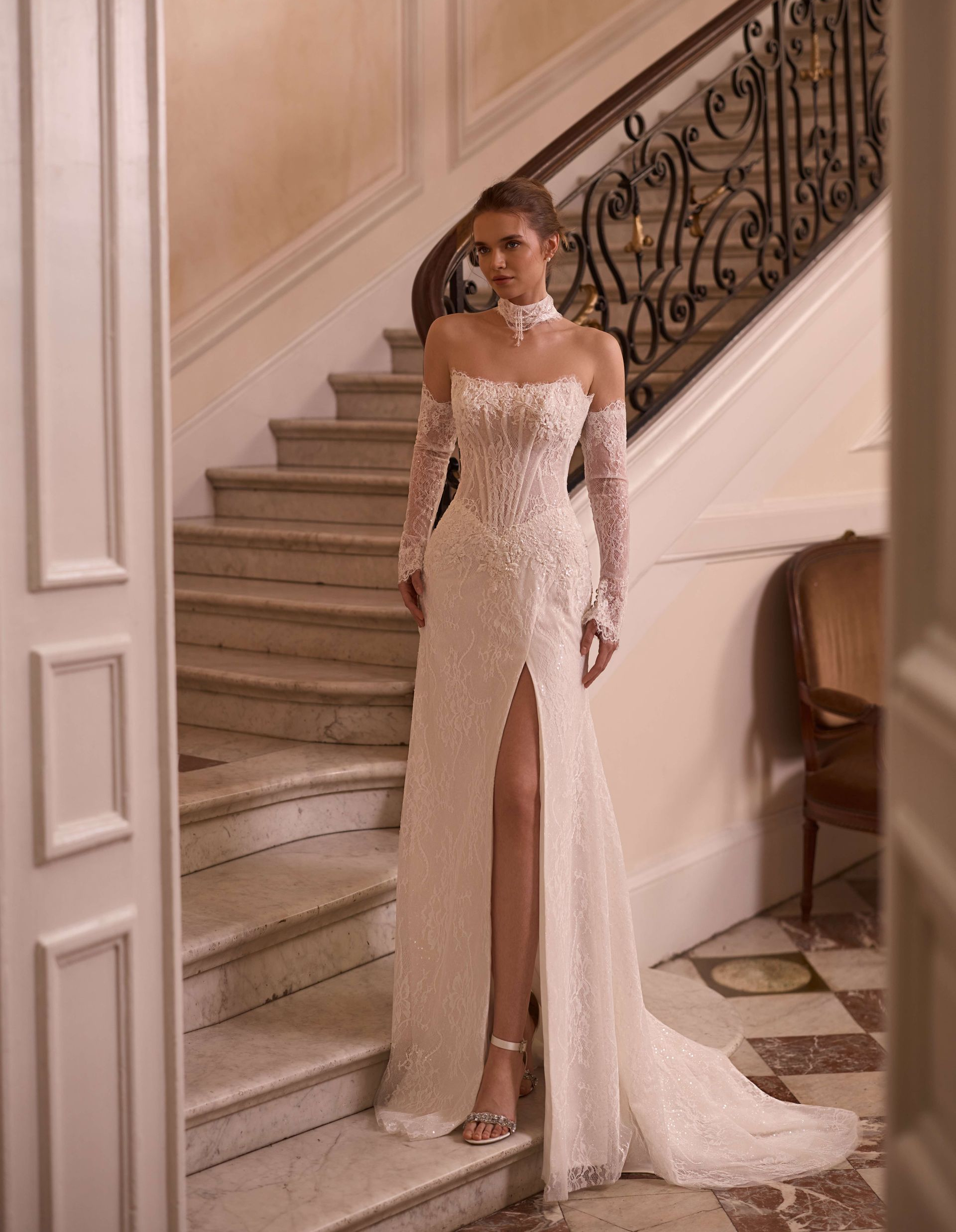 AUristelle S10226 SELESTIA GOWN BRIDAL LACE MERMAID SLIT TRAIN LONG VEIL CHOCKER