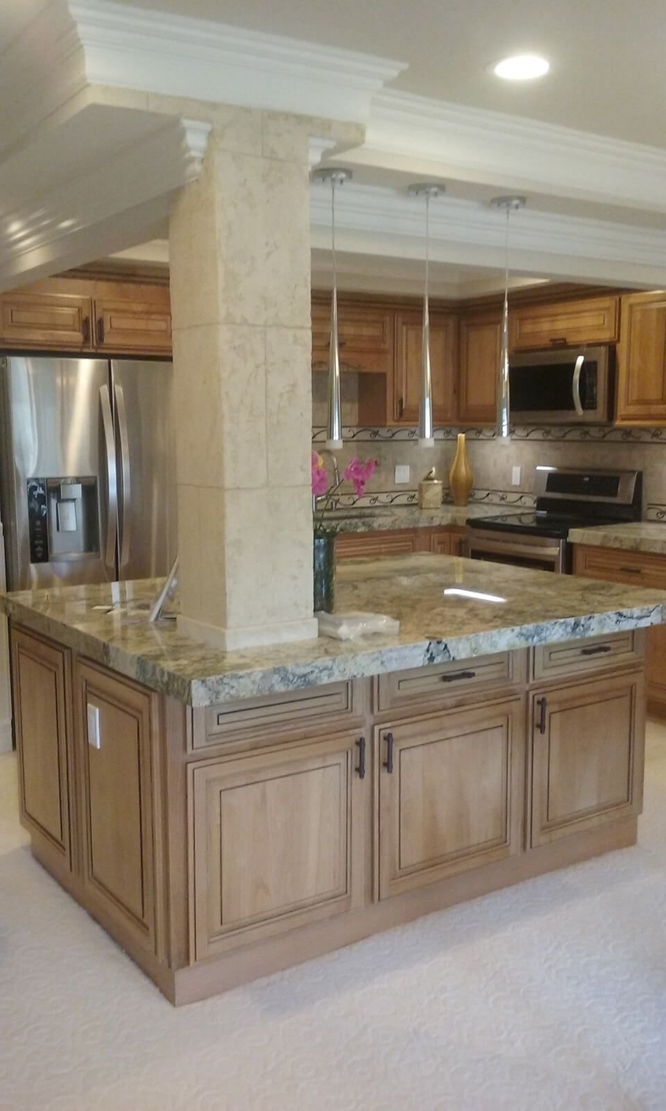 Modern Kitchen with Cabinets and Marble Counter tops