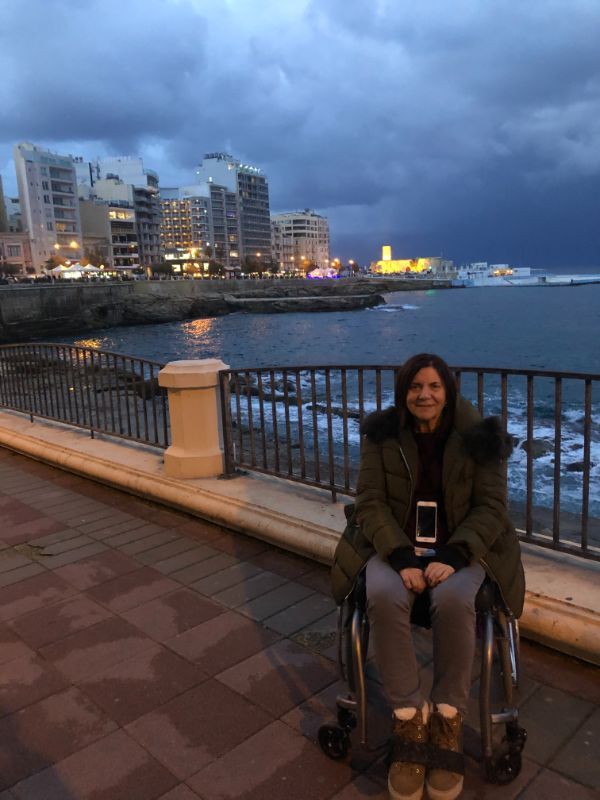 Persona al lado del mar