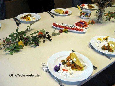 ein köstliches Wildkräutermenu Wildkräutermenu Attendorn