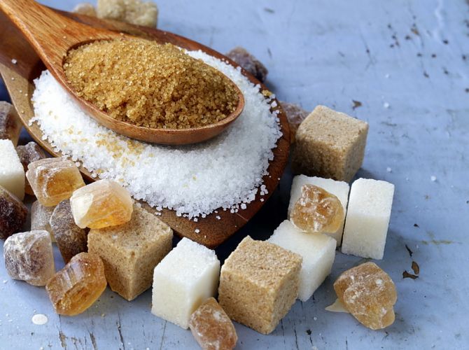 sucres blancs, roux et complets divers sucres