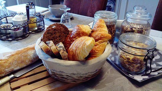 croissants et pains au chocolats petit déjeuner à éviter