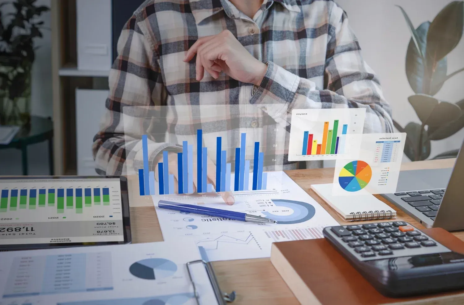 Consultant Cetilog utilisant le logiciel Sage 1000 ERP