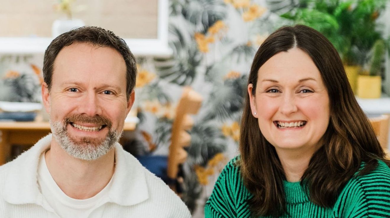 Suzie & Tim Welcome You to Kenways Guest House Suzie & Tim, your friendly welcoming hosts