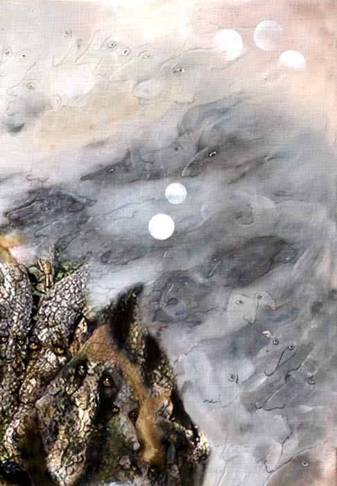 La réalité est accompagnée par sa complémentarité qui est l’image de notre monde invisible. Ici, ce monde secret trouve sa place, grâce au supraréalisme.