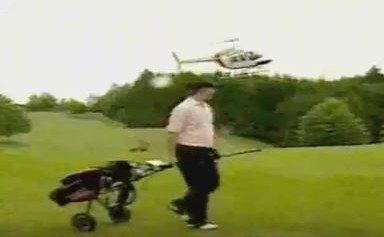 Mit dem Hubschrauber auf den Golfplatz Heligolfen in der Holledau beim Mediencup