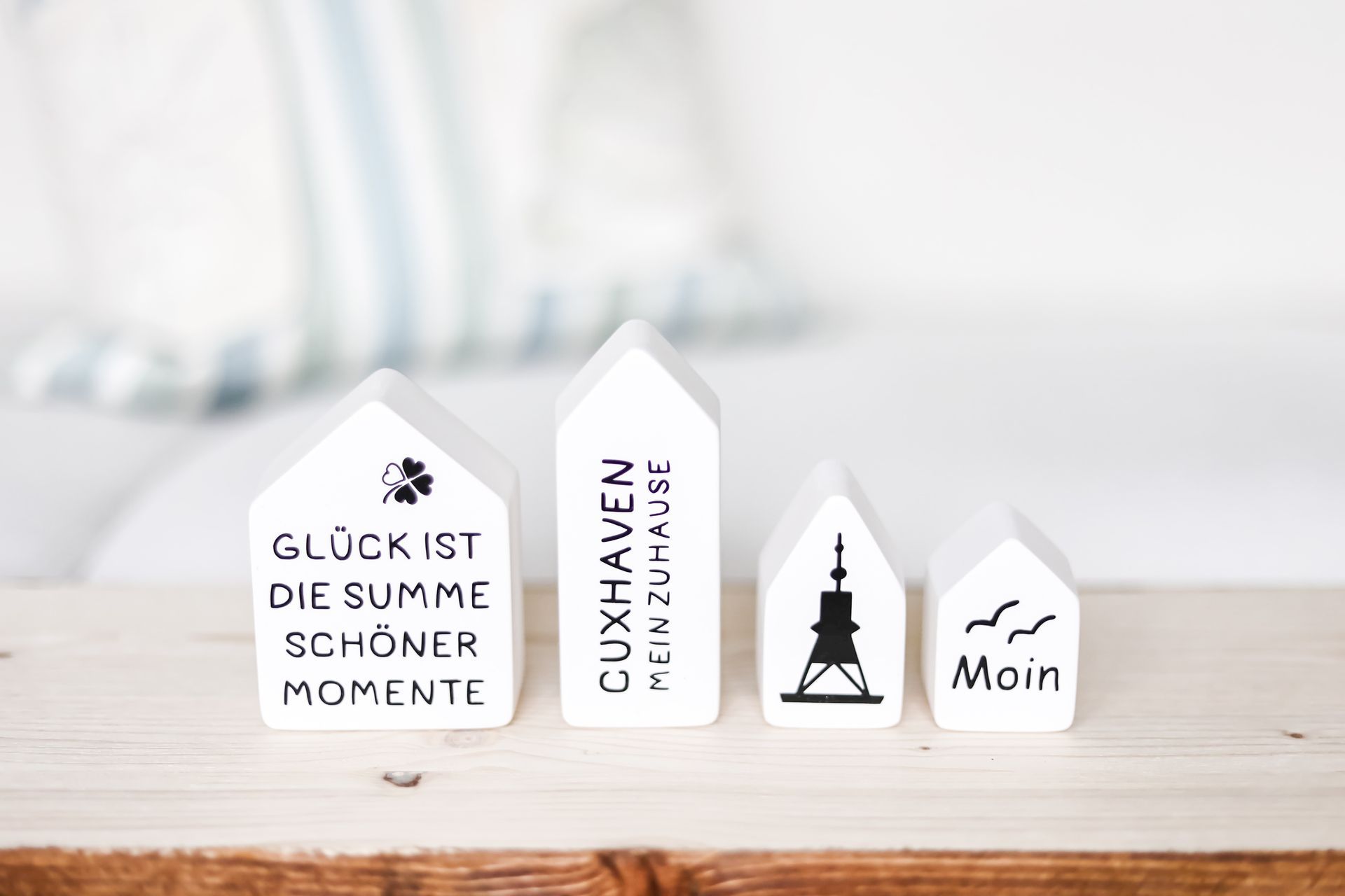 Dekohäuser 4er Set weiß mit Beschriftung Cuxhaven, Moin, Glück