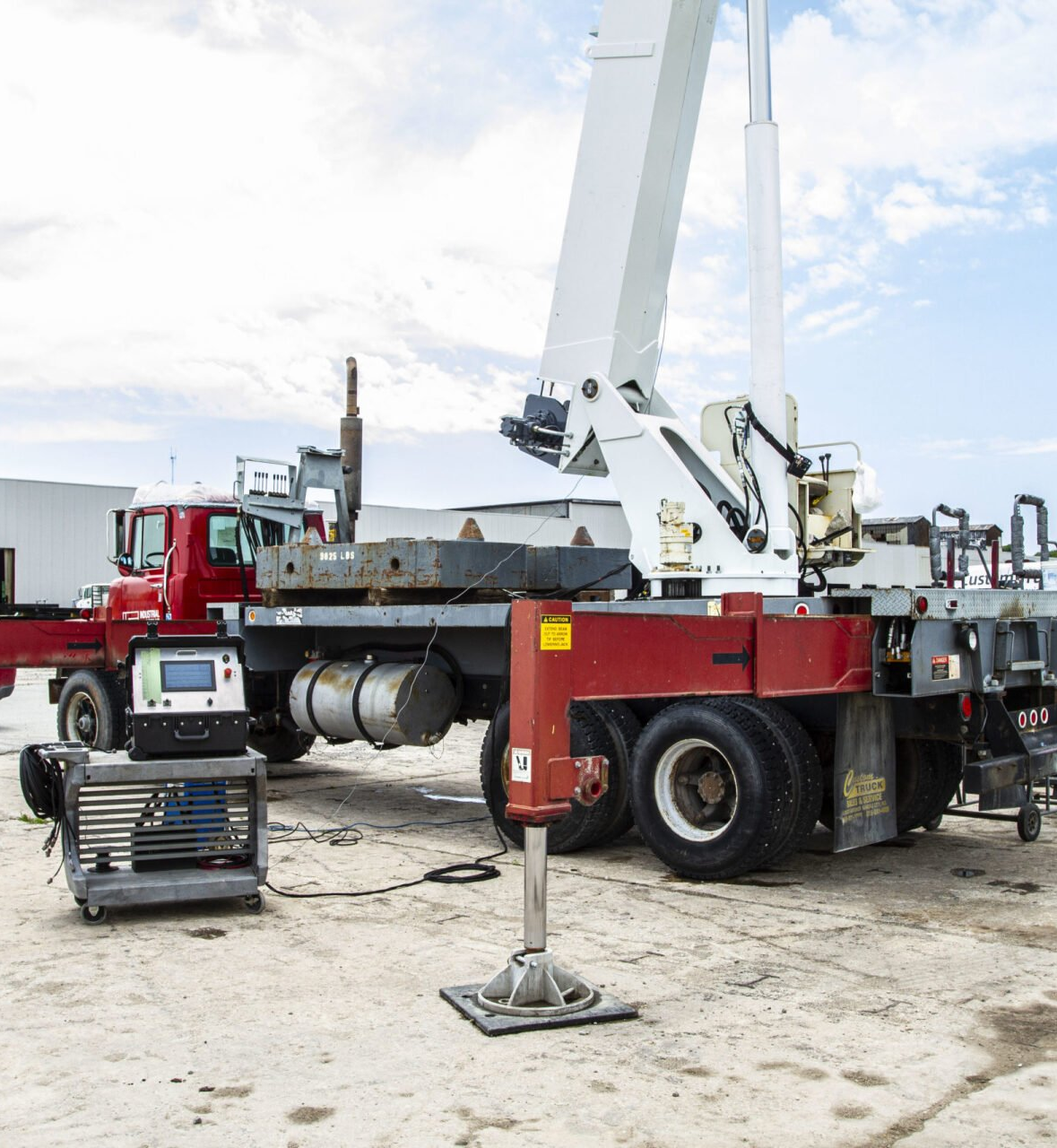 Testing and Inspection of machinery, cranes and bucket trucks by supplier Mapartex before export