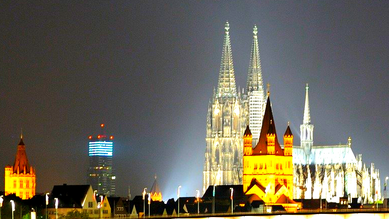 SDS STADTFÜHRUNGEN hat 2021 den Award SDS STADTFÜHRUNGEN hat 2021 den Award