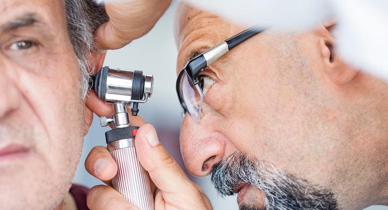 Examen del oído y de la capacidad auditiva Examen del oído