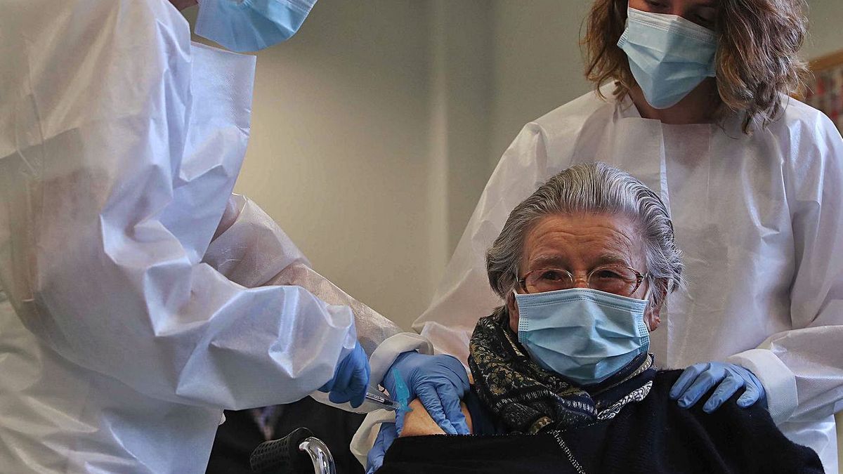 vacuna a todos los mayores de 80 años vacuna a todos los mayores de 80 años