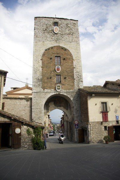 Agriturismo Il Moro: Gubbio, porta civica.