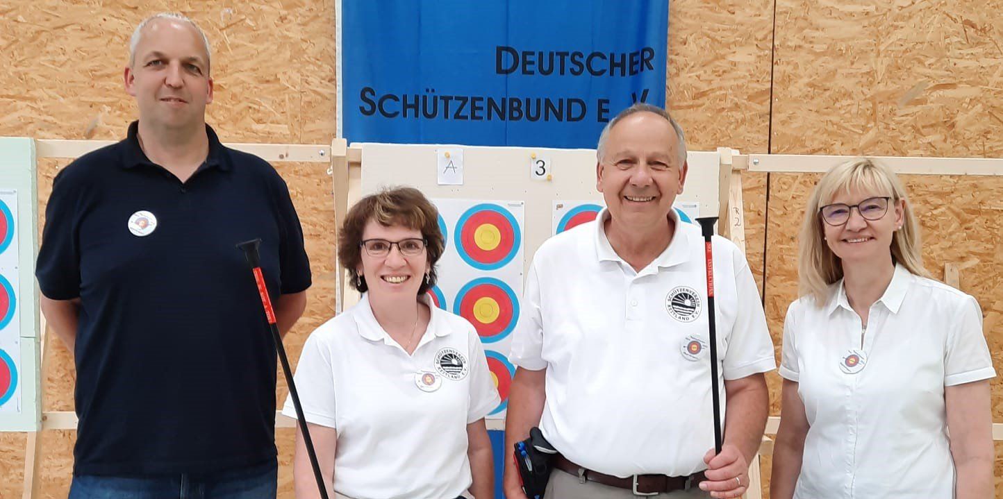 Zufriedene Gesichter nach dem Wettkampf; von links: Stefan Hülstede, Christel u. Joachim Renfordt, Insa Helms