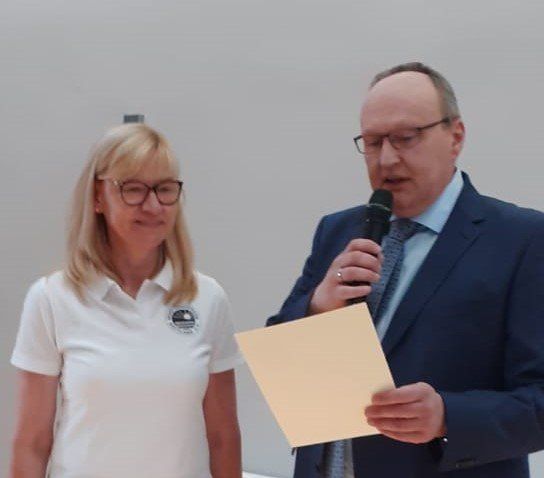 Insa Helms mit Bürgermeister Harald Stindt