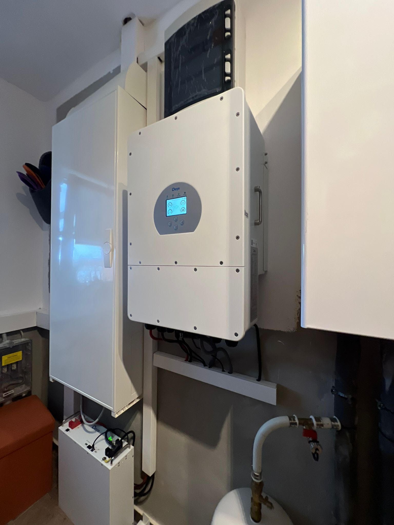Deye Wechselrichter  10 kW und Speicher