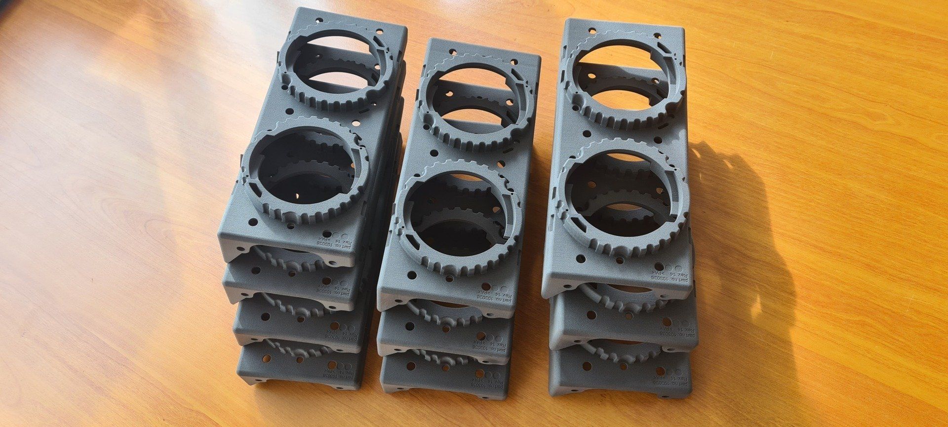 Pièces fabriquées par impression 3D en Nylon PA12GF (renforcé fibre de vert)