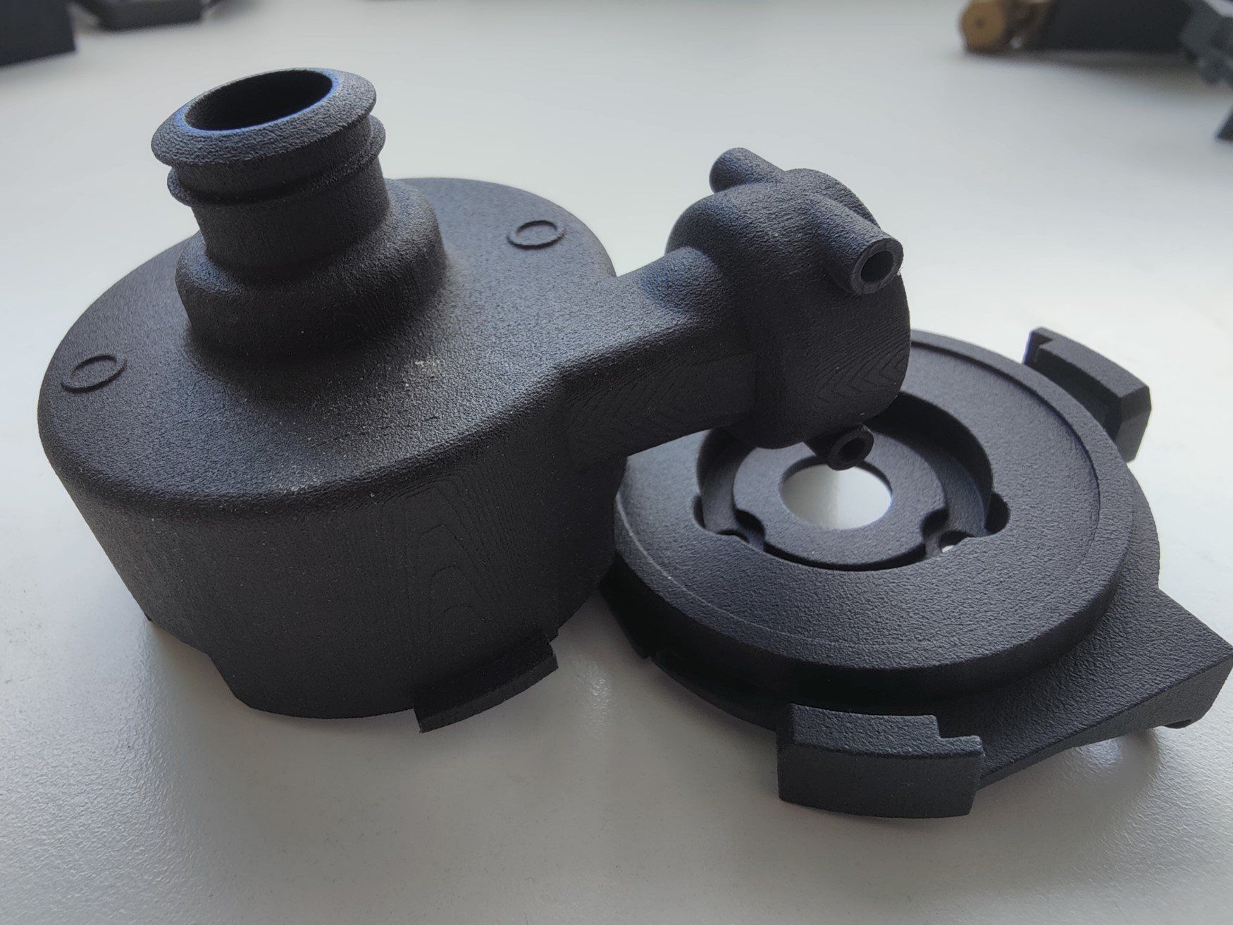 Pièces en nylon PA12 imprimées par SLS